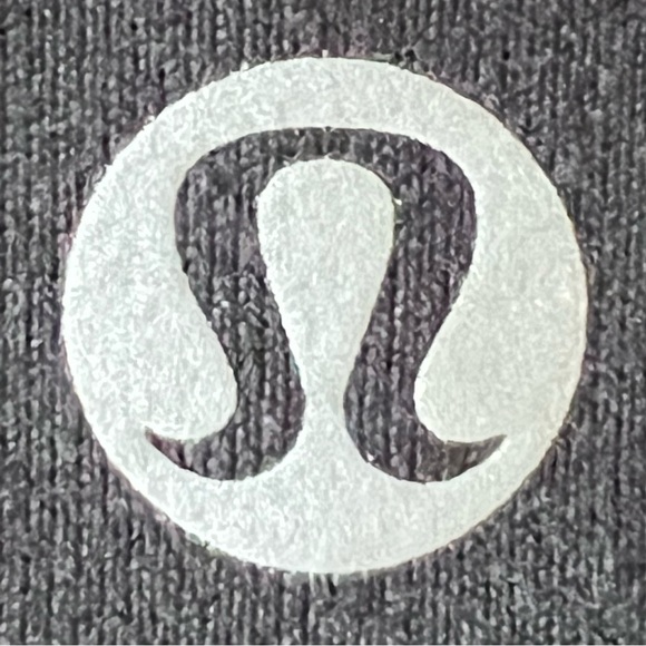 LULULEMON | Black crop legging back ruched slit rare workout yoga legging pant - Picture 9 of 16